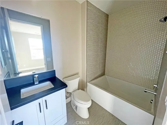 2476 Rondell, Camarillo, California 93012