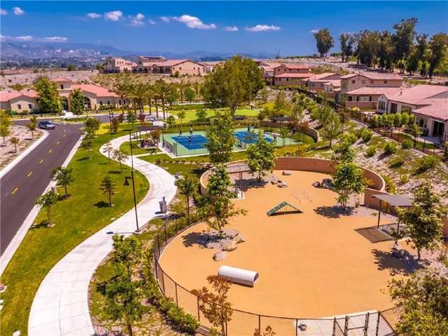 2476 Rondell, Camarillo, California 93012