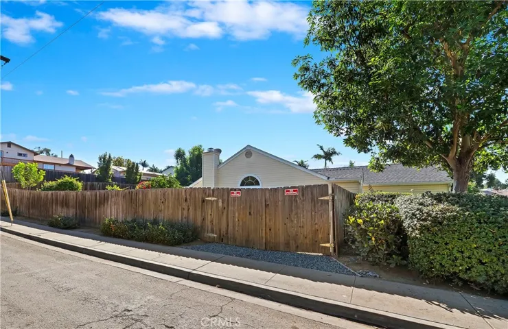 304 Shady Glen Drive, Fallbrook, California 92028