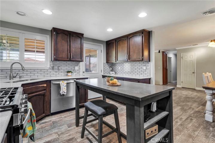 8578 10th Avenue, Hesperia, California 92345