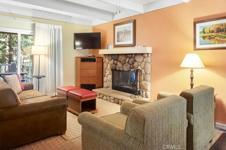 303 Canyon Crest Lane 39, Lake Arrowhead, California 92352