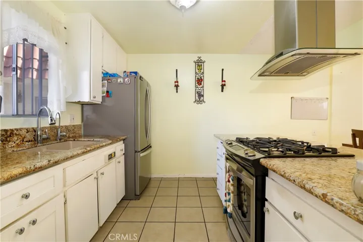 14366 Plummer Street Unit 15, Panorama City, California 91402