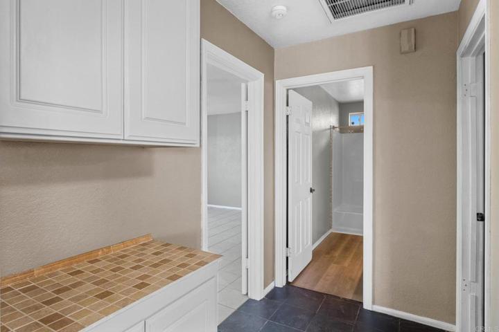 565 E Bobier Drive, Vista, California 92084
