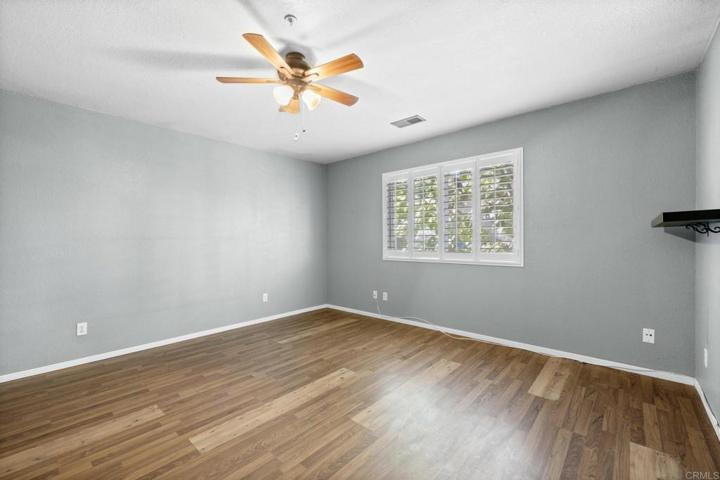 565 E Bobier Drive, Vista, California 92084