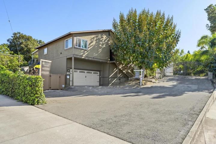 565 E Bobier Drive, Vista, California 92084