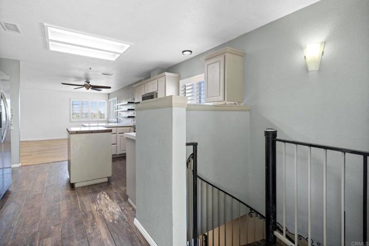 565 E Bobier Drive, Vista, California 92084