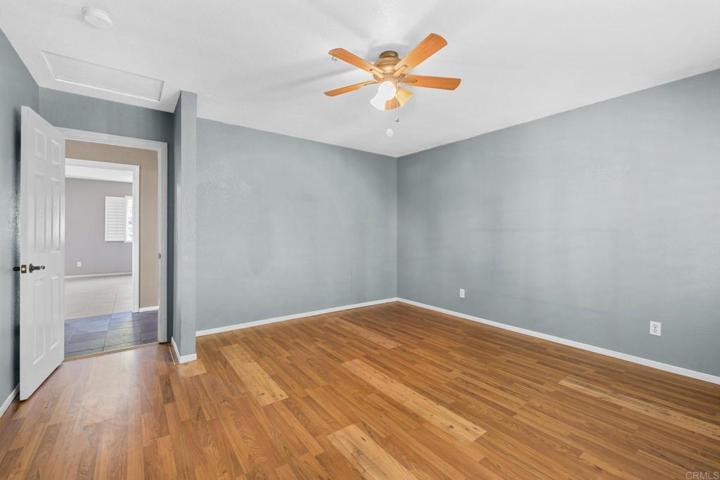 565 E Bobier Drive, Vista, California 92084