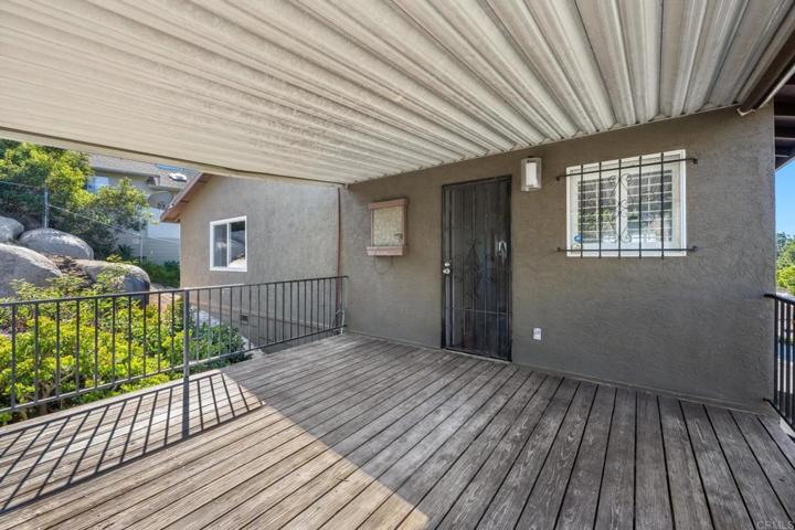 565 E Bobier Drive, Vista, California 92084