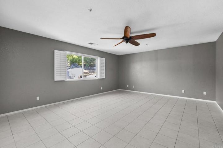 565 E Bobier Drive, Vista, California 92084