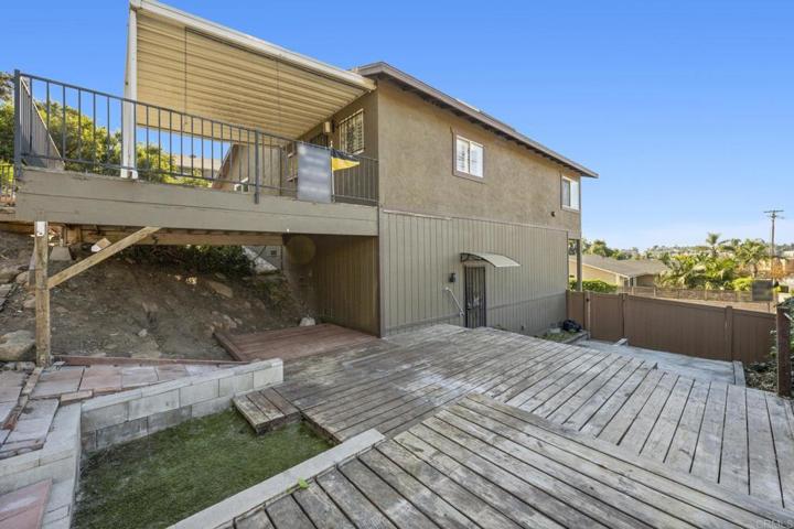 565 E Bobier Drive, Vista, California 92084