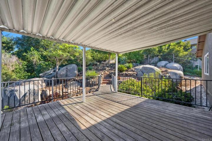 565 E Bobier Drive, Vista, California 92084