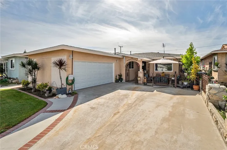 12512 206th Street, Lakewood, California 90715