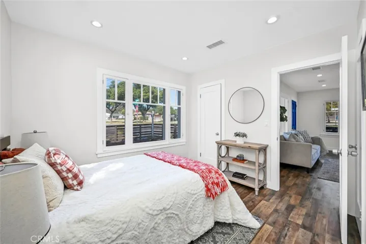 294 Bella Vista Avenue, Pasadena, California 91107