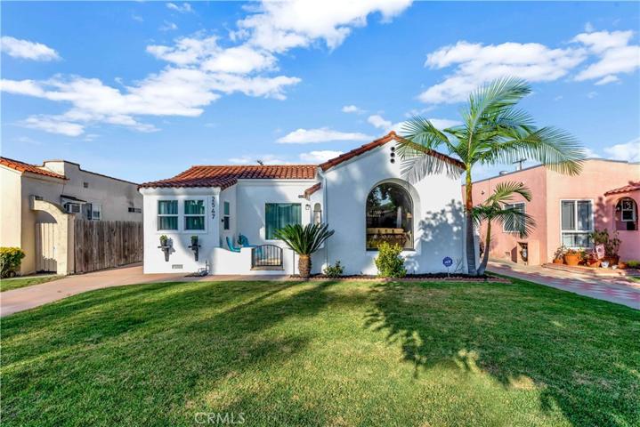 2547 Chestnut Avenue, Long Beach, California 90806