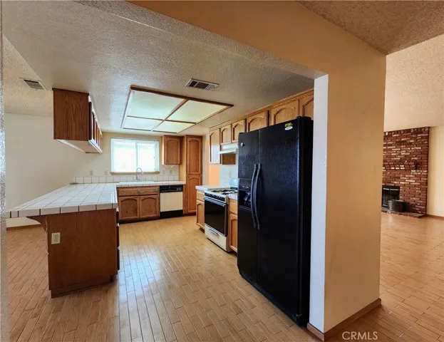 14216 Rivers Edge Road, Helendale, California 92342