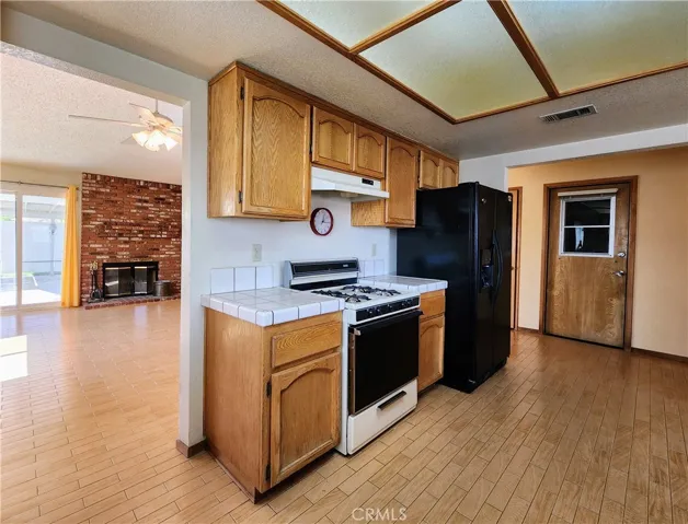 14216 Rivers Edge Road, Helendale, California 92342