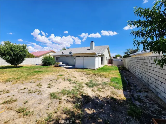 14216 Rivers Edge Road, Helendale, California 92342