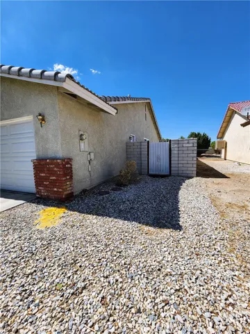 14216 Rivers Edge Road, Helendale, California 92342