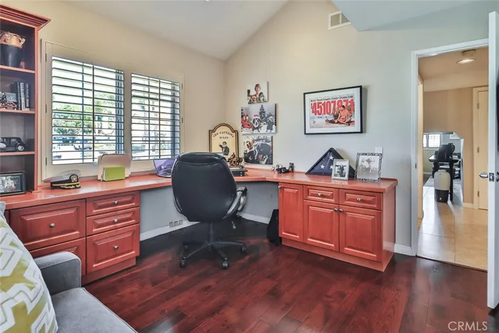 Downstairs office/ bedroom