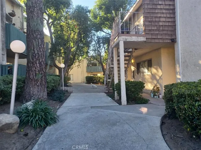 Unit Walk Way