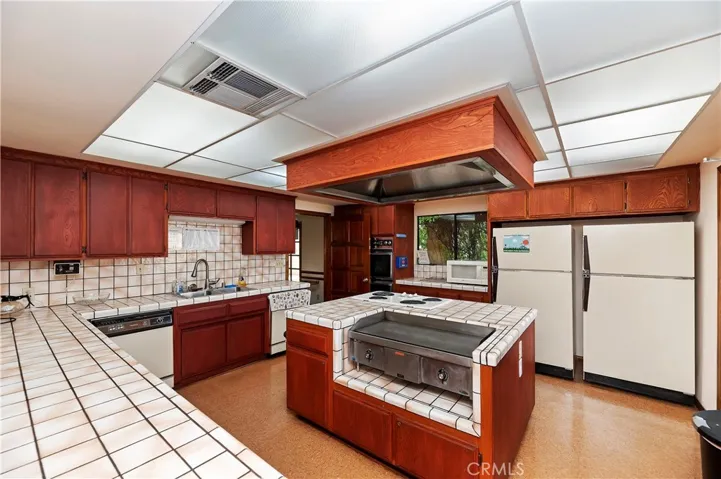 Kitchen area for residence use with reservation,