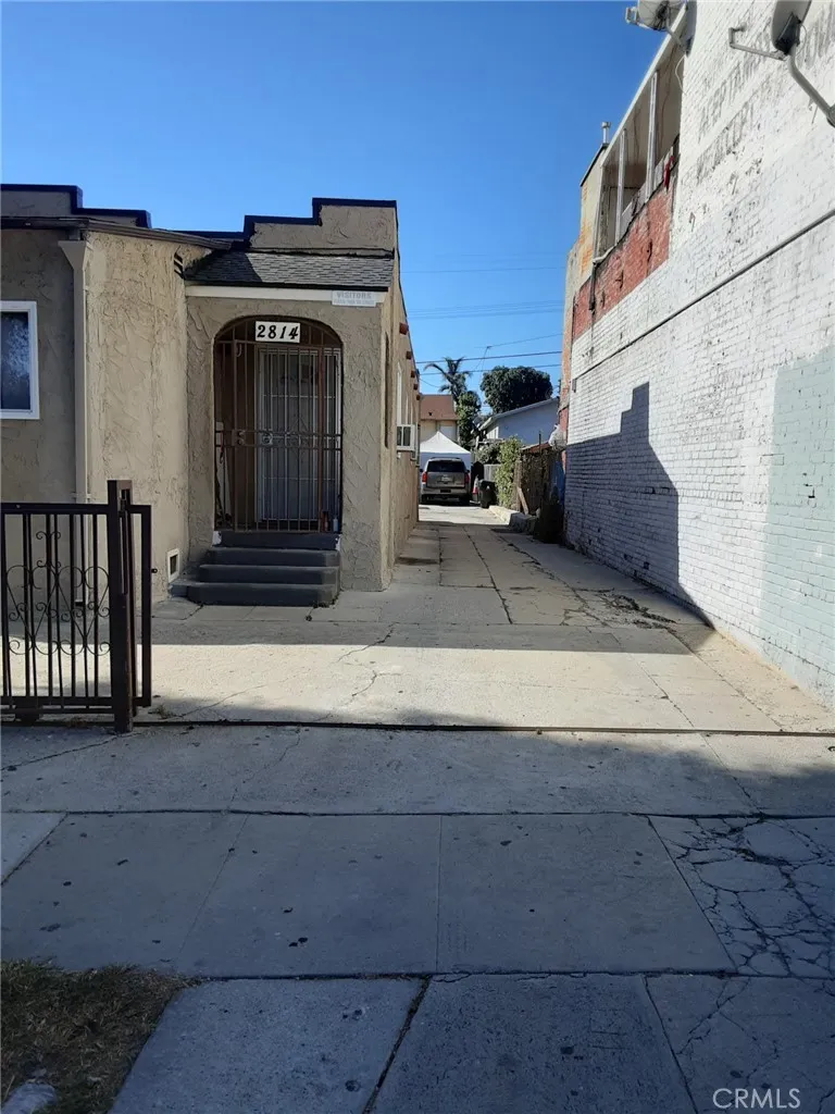 2814 Wabash Avenue, Los Angeles, California 90033 home-pic-1