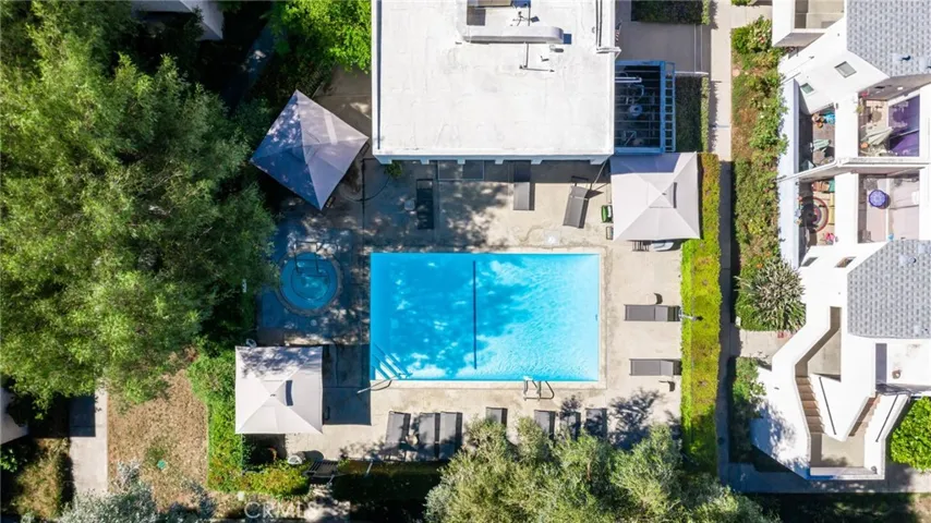 18411 Hatteras Street Unit 147, Tarzana, California 91356