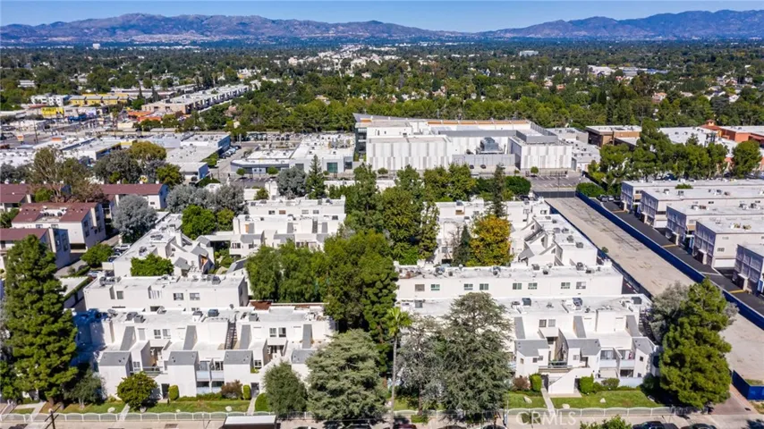 18411 Hatteras Street Unit 147, Tarzana, California 91356