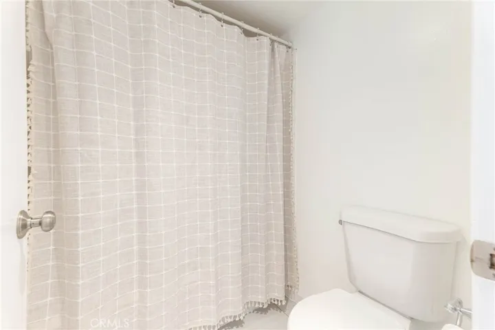18411 Hatteras Street Unit 147, Tarzana, California 91356