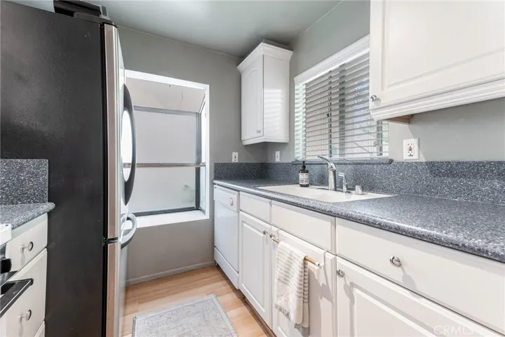 18411 Hatteras Street Unit 147, Tarzana, California 91356