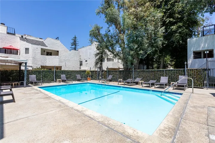 18411 Hatteras Street Unit 147, Tarzana, California 91356
