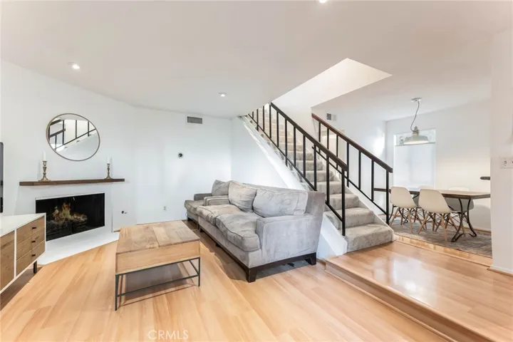 18411 Hatteras Street Unit 147, Tarzana, California 91356