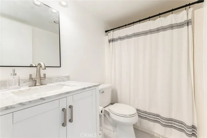 18411 Hatteras Street Unit 147, Tarzana, California 91356