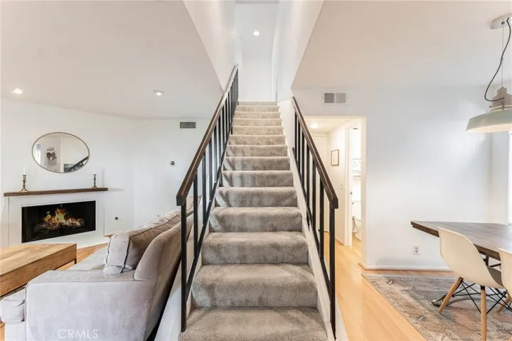 18411 Hatteras Street Unit 147, Tarzana, California 91356