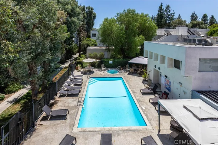 18411 Hatteras Street Unit 147, Tarzana, California 91356