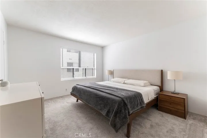 18411 Hatteras Street Unit 147, Tarzana, California 91356