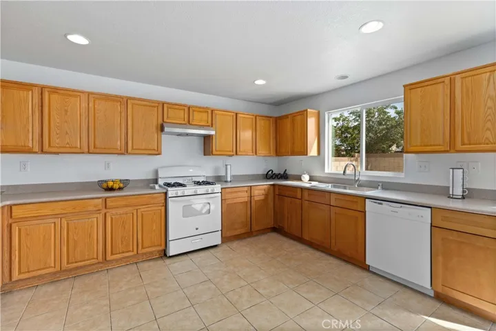 43014 23rd W Street, Lancaster, California 93536