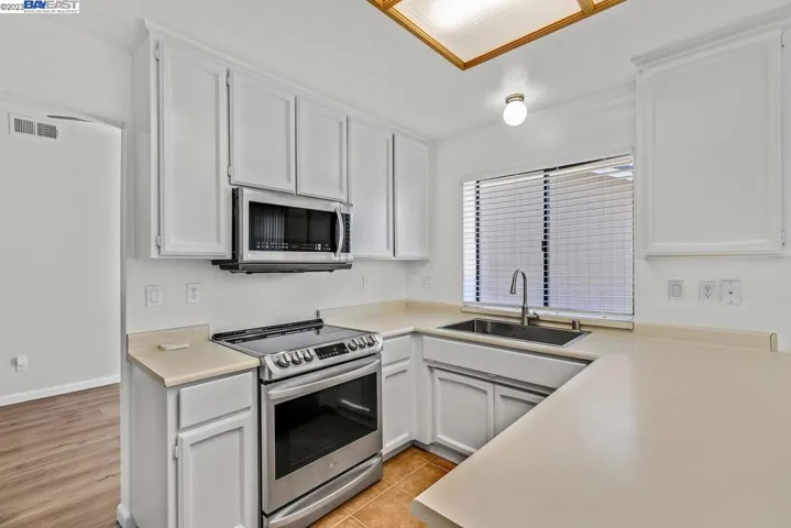 3320 Saxonville Way, Antelope, California 95843