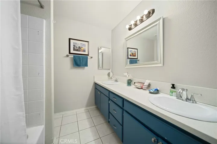 39227 10th W Street Unit F, Palmdale, California 93551