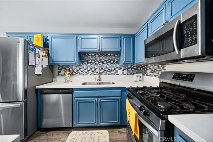 39227 10th W Street Unit F, Palmdale, California 93551