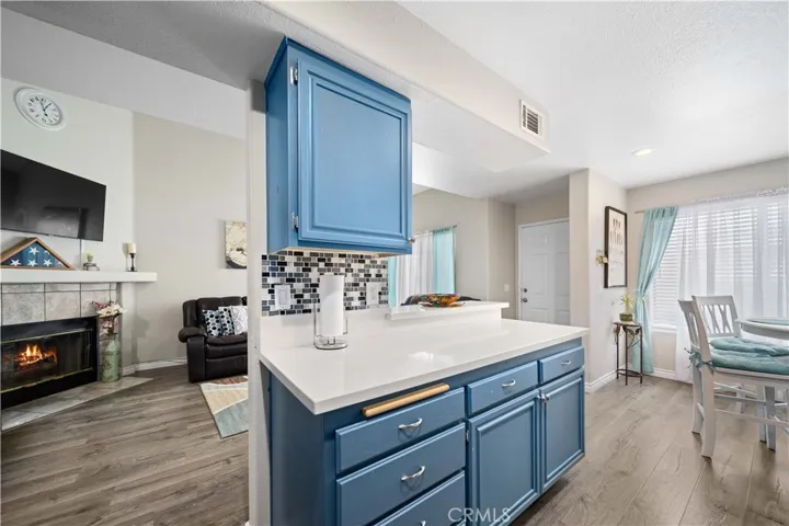 39227 10th W Street Unit F, Palmdale, California 93551