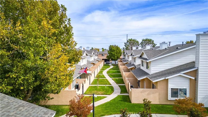 39227 10th W Street Unit F, Palmdale, California 93551