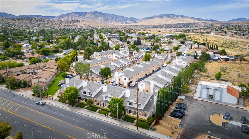 39227 10th W Street Unit F, Palmdale, California 93551
