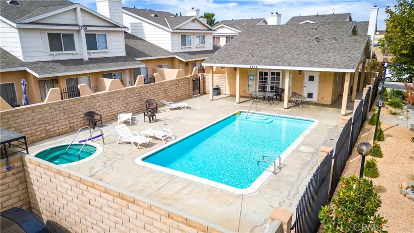 39227 10th W Street Unit F, Palmdale, California 93551