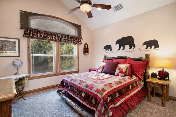 Upper Level En-suite