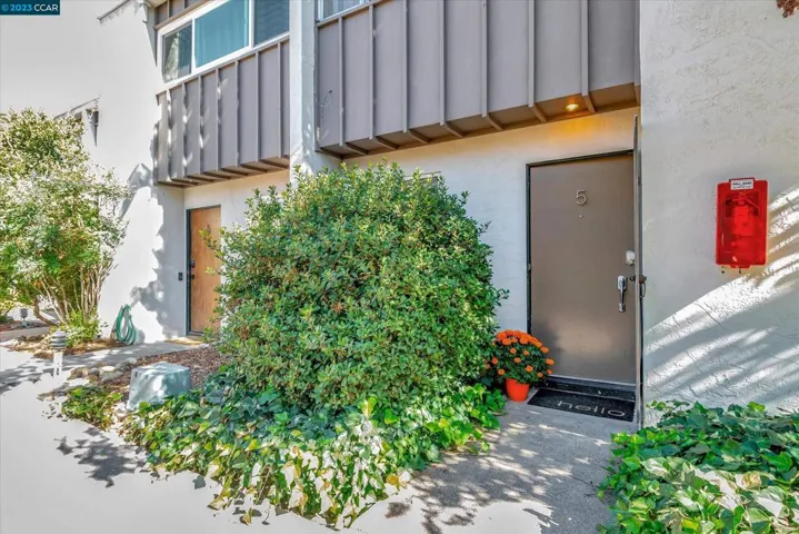 1411 Creekside Dr Unit 5, Walnut Creek, California 94596
