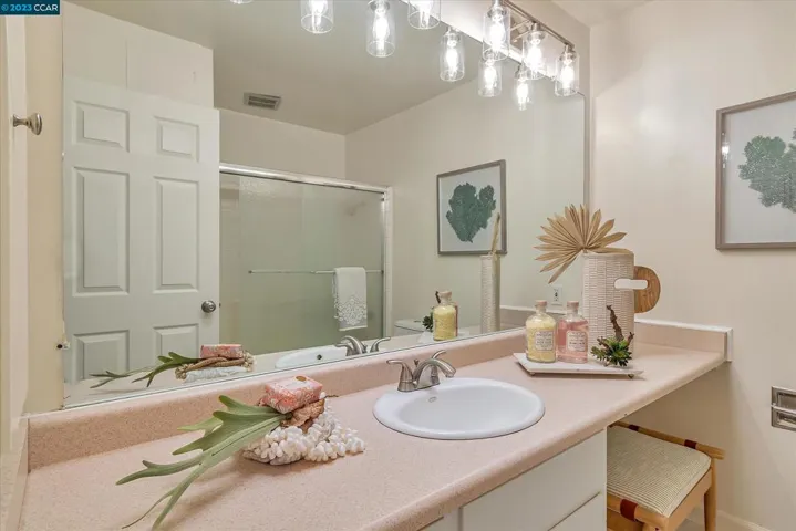 1411 Creekside Dr Unit 5, Walnut Creek, California 94596