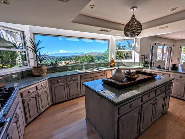 3465 Ridgeford Drive, Westlake Village, California 91361