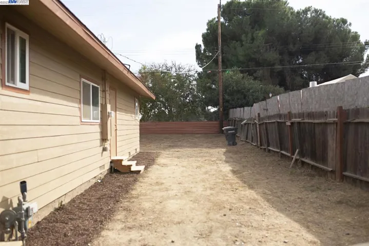 1198 Garden Ave, Modesto, California 95351