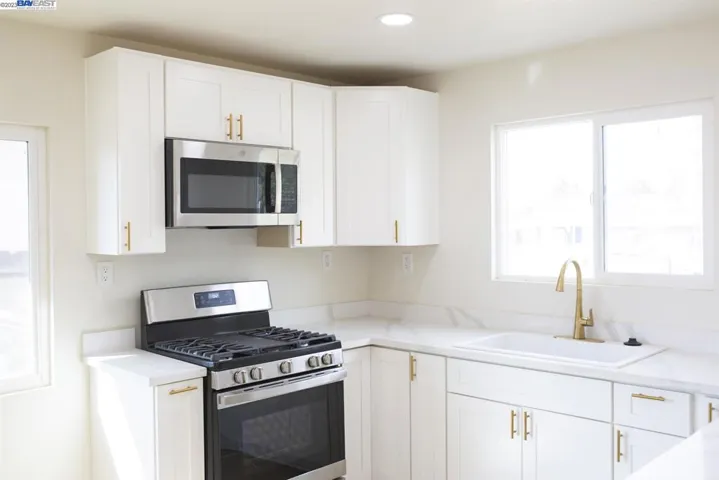 1198 Garden Ave, Modesto, California 95351